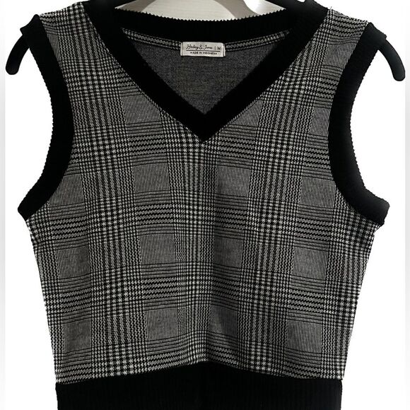 Black and White V-Neck Sweater Vest - Picture 1 of 8